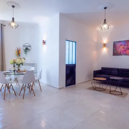 Grand 4 Pieces Centre De *