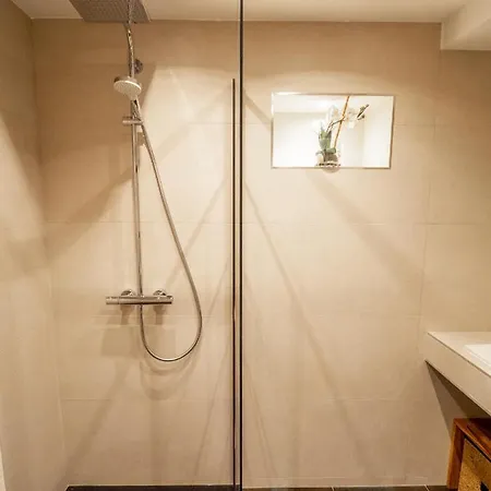 Grand 4 Pieces Centre De Apartment *